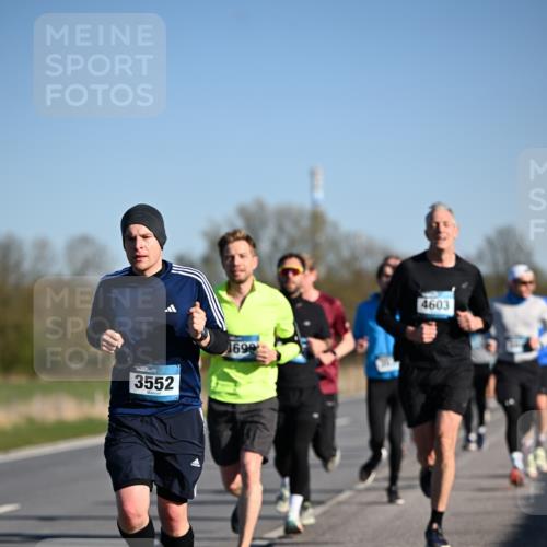 06.04.2025 - 44. Internationalen Wilhelmsburger Insellauf Dr. Thomas Lammeyer http://msf.ph/oto/7551886 06.04.2025 09:25:17 Laufen 3552, 3699, 4603 meine-sportfotos.de