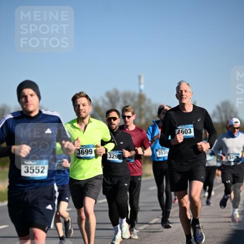 06.04.2025 - 44. Internationalen Wilhelmsburger Insellauf Dr. Thomas Lammeyer http://msf.ph/oto/7551890 06.04.2025 09:25:17 Laufen 3699, 3535, 329, 3552, 603, 380 meine-sportfotos.de