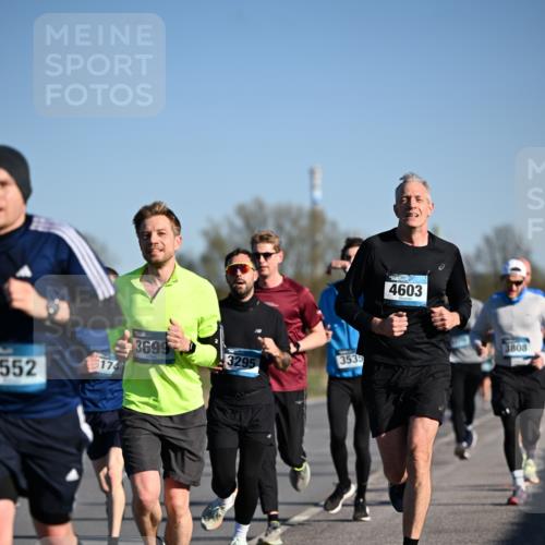 06.04.2025 - 44. Internationalen Wilhelmsburger Insellauf Dr. Thomas Lammeyer http://msf.ph/oto/7551894 06.04.2025 09:25:17 Laufen 3699, 3535, 3295, 552, 3174, 4603, 3808 meine-sportfotos.de