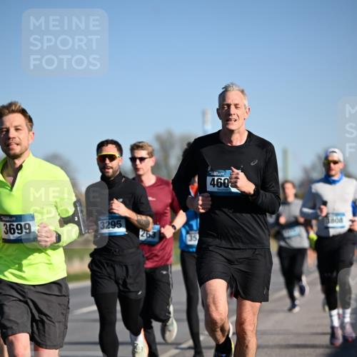 06.04.2025 - 44. Internationalen Wilhelmsburger Insellauf Dr. Thomas Lammeyer http://msf.ph/oto/7551907 06.04.2025 09:25:18 Laufen 3699, 3295, 460, 18800 meine-sportfotos.de
