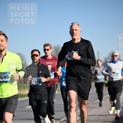 06.04.2025 - 44. Internationalen Wilhelmsburger Insellauf Dr. Thomas Lammeyer http://msf.ph/oto/7551909 06.04.2025 09:25:19 Laufen 699, 3295, 63, 46, 4800 meine-sportfotos.de