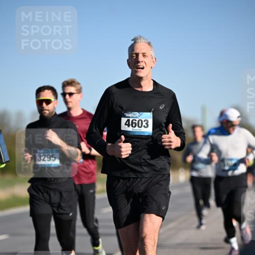 06.04.2025 - 44. Internationalen Wilhelmsburger Insellauf Dr. Thomas Lammeyer http://msf.ph/oto/7551918 06.04.2025 09:25:19 Laufen 4603, 3295 meine-sportfotos.de