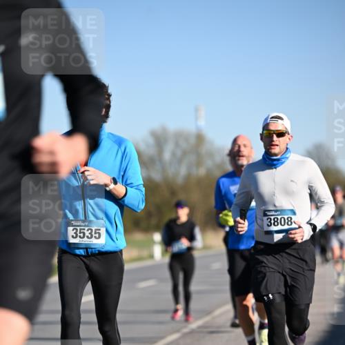 06.04.2025 - 44. Internationalen Wilhelmsburger Insellauf Dr. Thomas Lammeyer http://msf.ph/oto/7551934 06.04.2025 09:25:20 Laufen 3535, 3808 meine-sportfotos.de