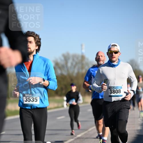 06.04.2025 - 44. Internationalen Wilhelmsburger Insellauf Dr. Thomas Lammeyer http://msf.ph/oto/7551936 06.04.2025 09:25:21 Laufen 3535, 3808 meine-sportfotos.de