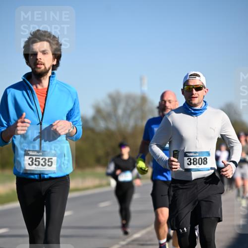 06.04.2025 - 44. Internationalen Wilhelmsburger Insellauf Dr. Thomas Lammeyer http://msf.ph/oto/7551940 06.04.2025 09:25:21 Laufen 3535, 3808 meine-sportfotos.de