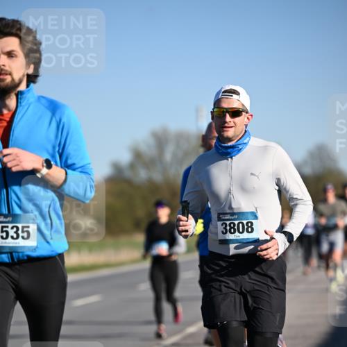 06.04.2025 - 44. Internationalen Wilhelmsburger Insellauf Dr. Thomas Lammeyer http://msf.ph/oto/7551942 06.04.2025 09:25:21 Laufen 535, 3808 meine-sportfotos.de