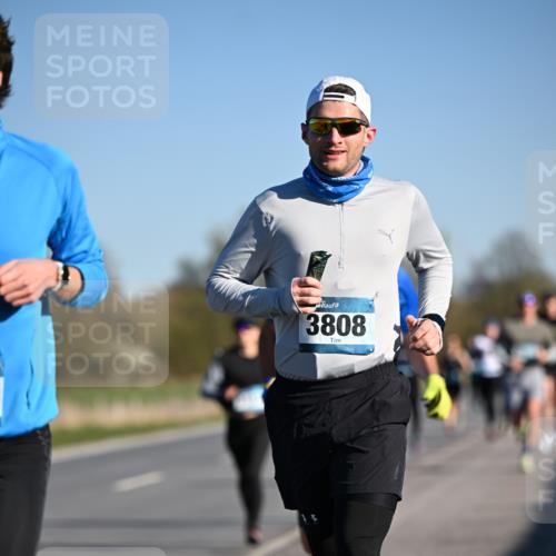06.04.2025 - 44. Internationalen Wilhelmsburger Insellauf Dr. Thomas Lammeyer http://msf.ph/oto/7551947 06.04.2025 09:25:21 Laufen 3808 meine-sportfotos.de