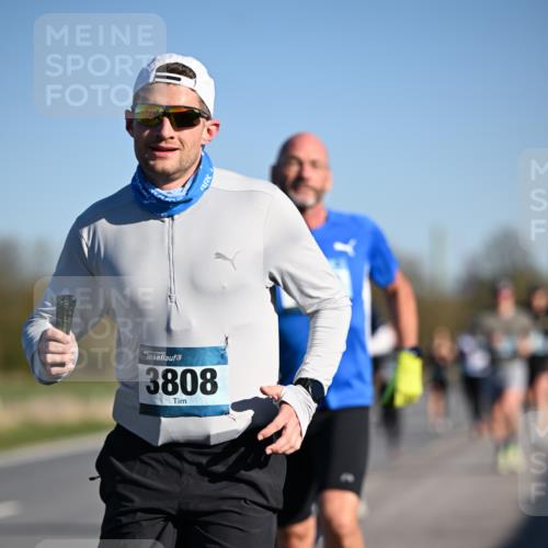 06.04.2025 - 44. Internationalen Wilhelmsburger Insellauf Dr. Thomas Lammeyer http://msf.ph/oto/7551954 06.04.2025 09:25:22 Laufen 3808 meine-sportfotos.de