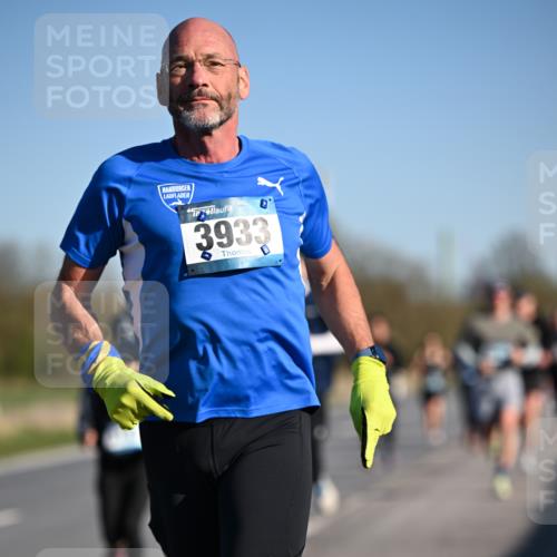 06.04.2025 - 44. Internationalen Wilhelmsburger Insellauf Dr. Thomas Lammeyer http://msf.ph/oto/7551964 06.04.2025 09:25:23 Laufen 3933 meine-sportfotos.de