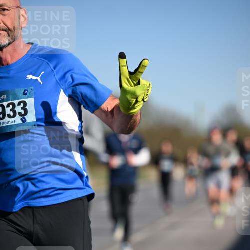 06.04.2025 - 44. Internationalen Wilhelmsburger Insellauf Dr. Thomas Lammeyer http://msf.ph/oto/7551969 06.04.2025 09:25:23 Laufen 933 meine-sportfotos.de