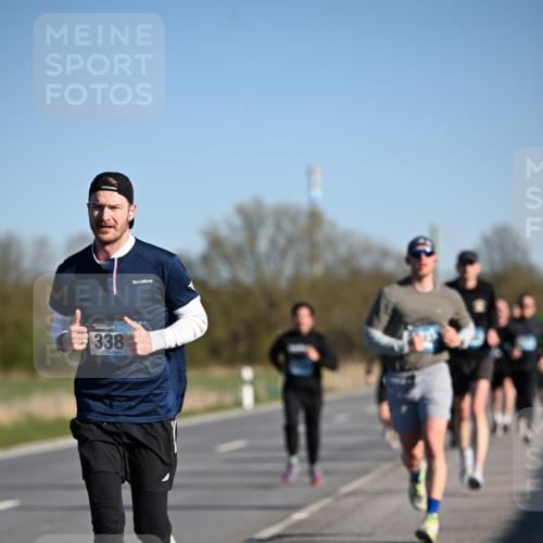 06.04.2025 - 44. Internationalen Wilhelmsburger Insellauf Dr. Thomas Lammeyer http://msf.ph/oto/7551985 06.04.2025 09:25:25 Laufen 338 meine-sportfotos.de