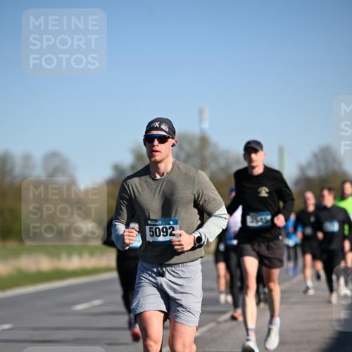 06.04.2025 - 44. Internationalen Wilhelmsburger Insellauf Dr. Thomas Lammeyer http://msf.ph/oto/7552003 06.04.2025 09:25:27 Laufen 5092 meine-sportfotos.de