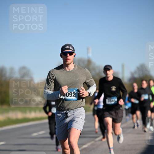 06.04.2025 - 44. Internationalen Wilhelmsburger Insellauf Dr. Thomas Lammeyer http://msf.ph/oto/7552005 06.04.2025 09:25:27 Laufen 092 meine-sportfotos.de