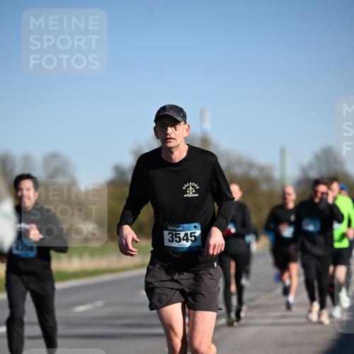 06.04.2025 - 44. Internationalen Wilhelmsburger Insellauf Dr. Thomas Lammeyer http://msf.ph/oto/7552020 06.04.2025 09:25:29 Laufen 3545 meine-sportfotos.de