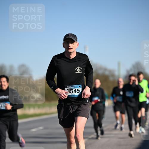 06.04.2025 - 44. Internationalen Wilhelmsburger Insellauf Dr. Thomas Lammeyer http://msf.ph/oto/7552022 06.04.2025 09:25:29 Laufen 3545 meine-sportfotos.de