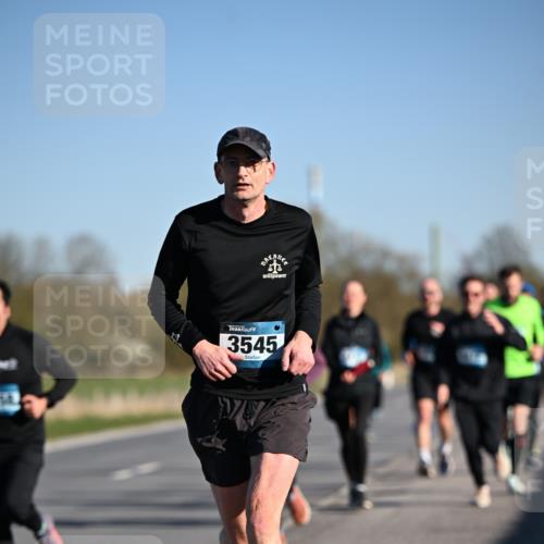 06.04.2025 - 44. Internationalen Wilhelmsburger Insellauf Dr. Thomas Lammeyer http://msf.ph/oto/7552024 06.04.2025 09:25:29 Laufen 3545 meine-sportfotos.de
