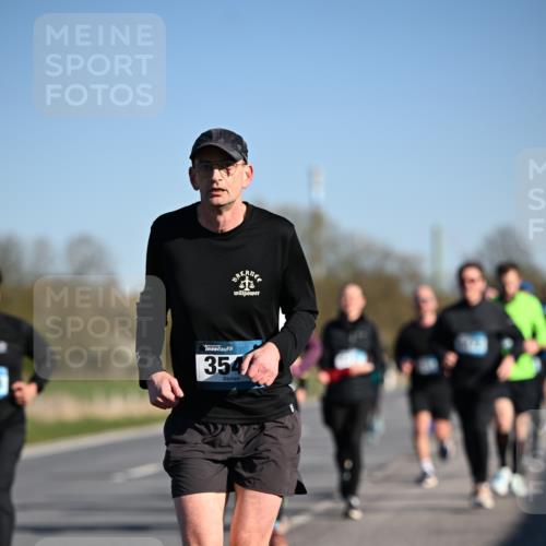 06.04.2025 - 44. Internationalen Wilhelmsburger Insellauf Dr. Thomas Lammeyer http://msf.ph/oto/7552026 06.04.2025 09:25:29 Laufen 354 meine-sportfotos.de