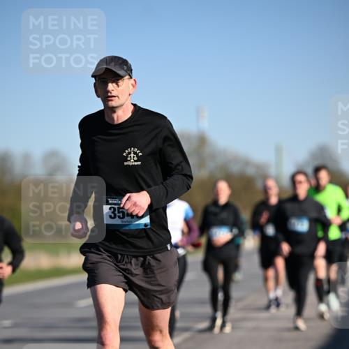 06.04.2025 - 44. Internationalen Wilhelmsburger Insellauf Dr. Thomas Lammeyer http://msf.ph/oto/7552028 06.04.2025 09:25:29 Laufen 3540 meine-sportfotos.de