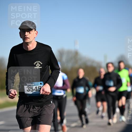 06.04.2025 - 44. Internationalen Wilhelmsburger Insellauf Dr. Thomas Lammeyer http://msf.ph/oto/7552032 06.04.2025 09:25:30 Laufen 3545 meine-sportfotos.de