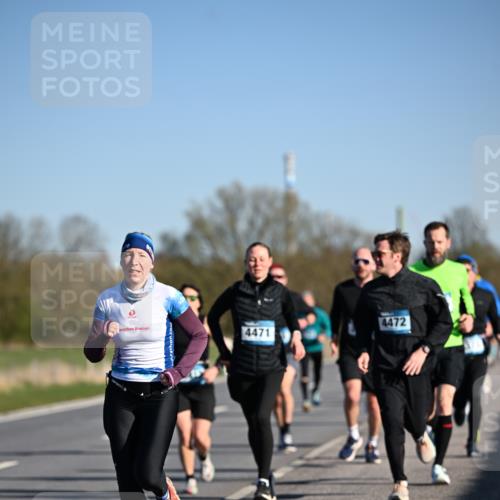 06.04.2025 - 44. Internationalen Wilhelmsburger Insellauf Dr. Thomas Lammeyer http://msf.ph/oto/7552036 06.04.2025 09:25:30 Laufen 4471, 4472 meine-sportfotos.de