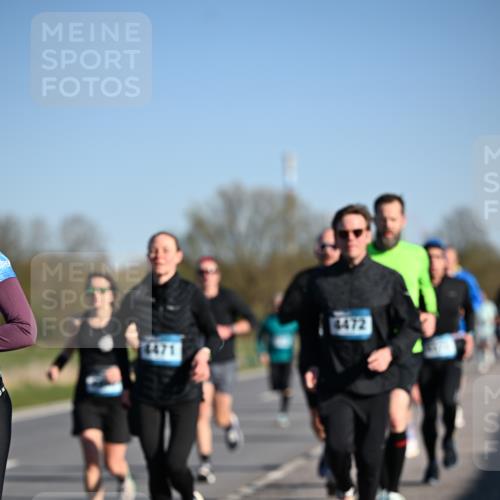 06.04.2025 - 44. Internationalen Wilhelmsburger Insellauf Dr. Thomas Lammeyer http://msf.ph/oto/7552054 06.04.2025 09:25:32 Laufen 447, 4472 meine-sportfotos.de