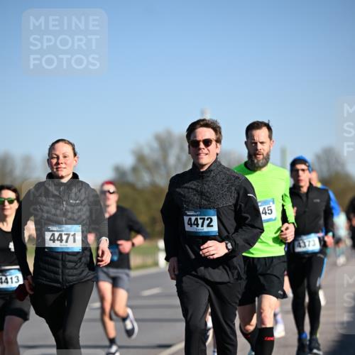 06.04.2025 - 44. Internationalen Wilhelmsburger Insellauf Dr. Thomas Lammeyer http://msf.ph/oto/7552061 06.04.2025 09:25:32 Laufen 4413, 4471, 45, 4472, 4373 meine-sportfotos.de