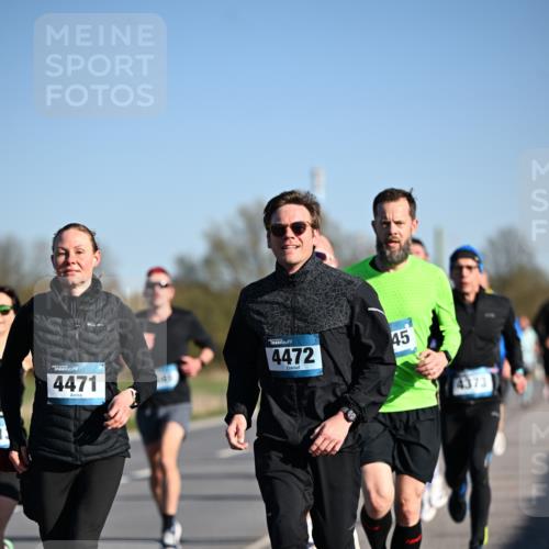 06.04.2025 - 44. Internationalen Wilhelmsburger Insellauf Dr. Thomas Lammeyer http://msf.ph/oto/7552063 06.04.2025 09:25:32 Laufen 4471, 4472, 45, 4373 meine-sportfotos.de