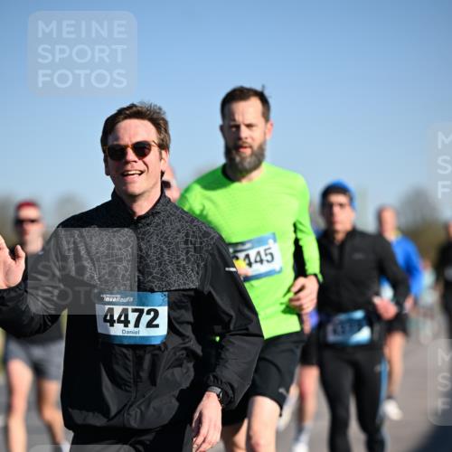 06.04.2025 - 44. Internationalen Wilhelmsburger Insellauf Dr. Thomas Lammeyer http://msf.ph/oto/7552074 06.04.2025 09:25:34 Laufen 4472, 445 meine-sportfotos.de