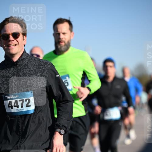 06.04.2025 - 44. Internationalen Wilhelmsburger Insellauf Dr. Thomas Lammeyer http://msf.ph/oto/7552080 06.04.2025 09:25:34 Laufen 4472 meine-sportfotos.de