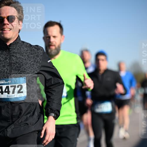 06.04.2025 - 44. Internationalen Wilhelmsburger Insellauf Dr. Thomas Lammeyer http://msf.ph/oto/7552082 06.04.2025 09:25:34 Laufen 4472 meine-sportfotos.de