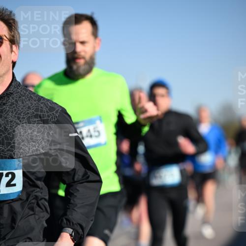 06.04.2025 - 44. Internationalen Wilhelmsburger Insellauf Dr. Thomas Lammeyer http://msf.ph/oto/7552084 06.04.2025 09:25:34 Laufen 72, 445 meine-sportfotos.de