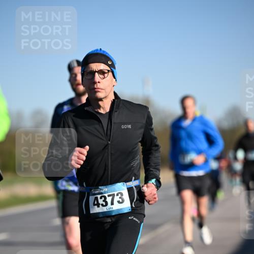 06.04.2025 - 44. Internationalen Wilhelmsburger Insellauf Dr. Thomas Lammeyer http://msf.ph/oto/7552090 06.04.2025 09:25:35 Laufen 4373 meine-sportfotos.de