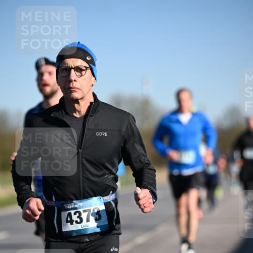 06.04.2025 - 44. Internationalen Wilhelmsburger Insellauf Dr. Thomas Lammeyer http://msf.ph/oto/7552094 06.04.2025 09:25:35 Laufen 4373 meine-sportfotos.de