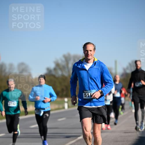 06.04.2025 - 44. Internationalen Wilhelmsburger Insellauf Dr. Thomas Lammeyer http://msf.ph/oto/7552100 06.04.2025 09:25:36 Laufen 3742, 511 meine-sportfotos.de