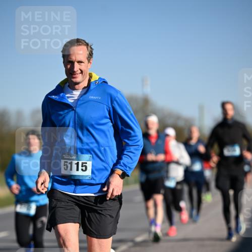 06.04.2025 - 44. Internationalen Wilhelmsburger Insellauf Dr. Thomas Lammeyer http://msf.ph/oto/7552114 06.04.2025 09:25:37 Laufen 5115 meine-sportfotos.de