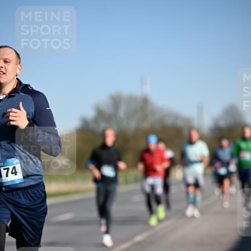 06.04.2025 - 44. Internationalen Wilhelmsburger Insellauf Dr. Thomas Lammeyer http://msf.ph/oto/7552166 06.04.2025 09:25:43 Laufen 174 meine-sportfotos.de