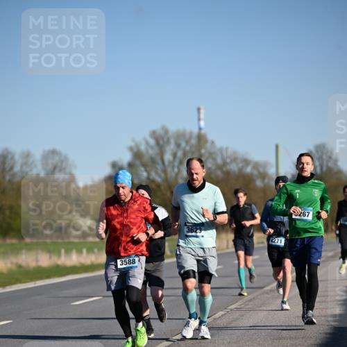 06.04.2025 - 44. Internationalen Wilhelmsburger Insellauf Dr. Thomas Lammeyer http://msf.ph/oto/7552177 06.04.2025 09:25:45 Laufen 3588, 3623, 4271, 1, 267 meine-sportfotos.de