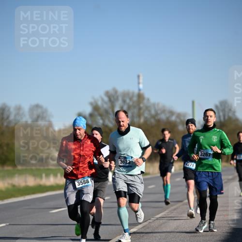 06.04.2025 - 44. Internationalen Wilhelmsburger Insellauf Dr. Thomas Lammeyer http://msf.ph/oto/7552181 06.04.2025 09:25:46 Laufen 3588, 3623, 4271, 3267 meine-sportfotos.de