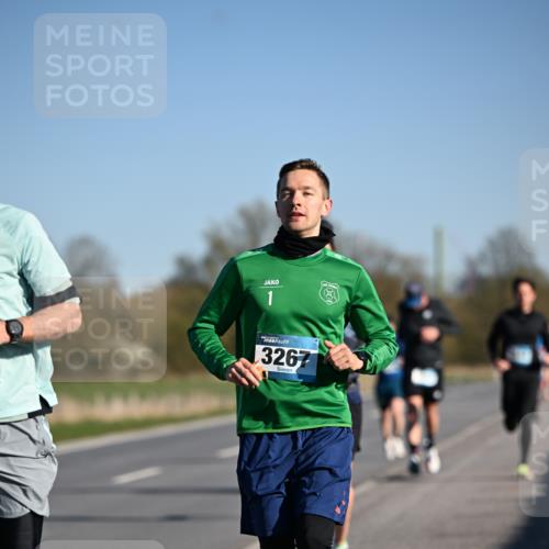 06.04.2025 - 44. Internationalen Wilhelmsburger Insellauf Dr. Thomas Lammeyer http://msf.ph/oto/7552209 06.04.2025 09:25:49 Laufen 1, 3267 meine-sportfotos.de