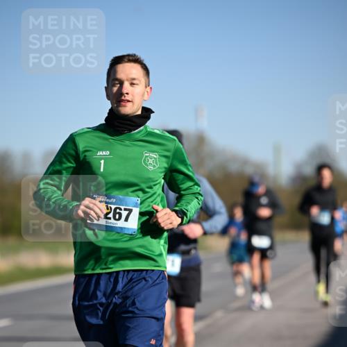 06.04.2025 - 44. Internationalen Wilhelmsburger Insellauf Dr. Thomas Lammeyer http://msf.ph/oto/7552220 06.04.2025 09:25:49 Laufen 1, 267 meine-sportfotos.de
