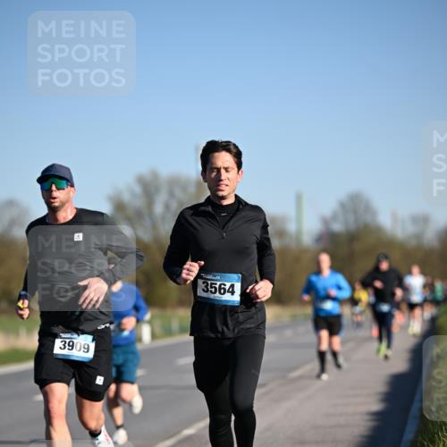 06.04.2025 - 44. Internationalen Wilhelmsburger Insellauf Dr. Thomas Lammeyer http://msf.ph/oto/7552244 06.04.2025 09:25:53 Laufen 3909, 3564 meine-sportfotos.de
