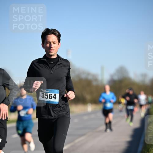 06.04.2025 - 44. Internationalen Wilhelmsburger Insellauf Dr. Thomas Lammeyer http://msf.ph/oto/7552257 06.04.2025 09:25:54 Laufen 3564 meine-sportfotos.de