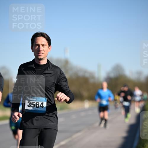 06.04.2025 - 44. Internationalen Wilhelmsburger Insellauf Dr. Thomas Lammeyer http://msf.ph/oto/7552261 06.04.2025 09:25:54 Laufen 3564 meine-sportfotos.de
