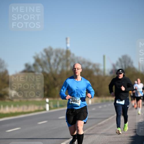 06.04.2025 - 44. Internationalen Wilhelmsburger Insellauf Dr. Thomas Lammeyer http://msf.ph/oto/7552265 06.04.2025 09:25:58 Laufen 3806 meine-sportfotos.de