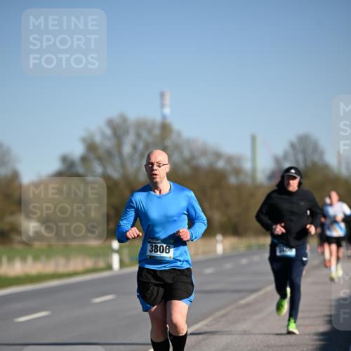 06.04.2025 - 44. Internationalen Wilhelmsburger Insellauf Dr. Thomas Lammeyer http://msf.ph/oto/7552272 06.04.2025 09:25:59 Laufen 3806 meine-sportfotos.de