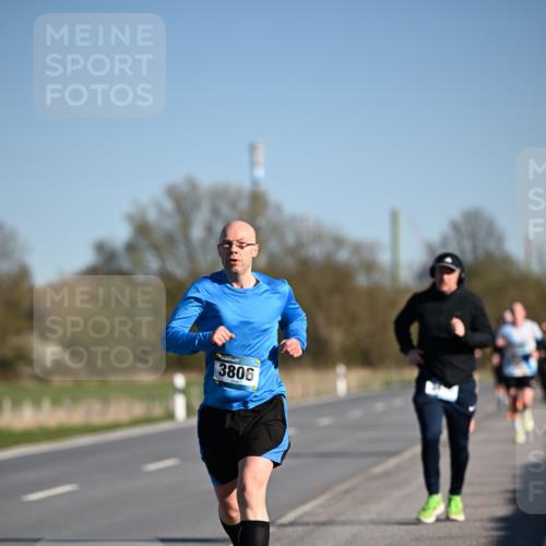 06.04.2025 - 44. Internationalen Wilhelmsburger Insellauf Dr. Thomas Lammeyer http://msf.ph/oto/7552274 06.04.2025 09:25:59 Laufen 3806 meine-sportfotos.de