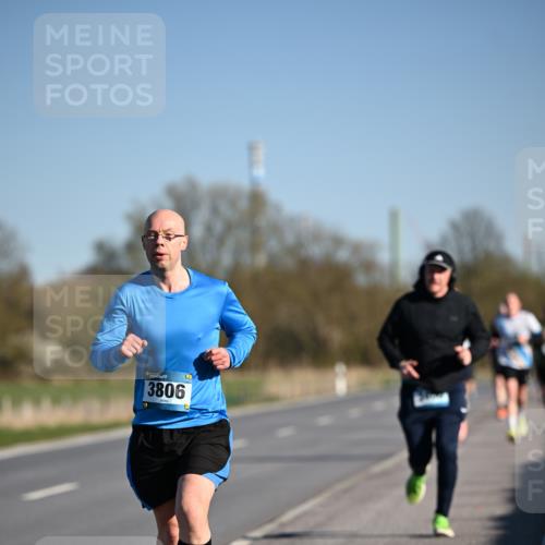 06.04.2025 - 44. Internationalen Wilhelmsburger Insellauf Dr. Thomas Lammeyer http://msf.ph/oto/7552283 06.04.2025 09:25:59 Laufen 3806 meine-sportfotos.de