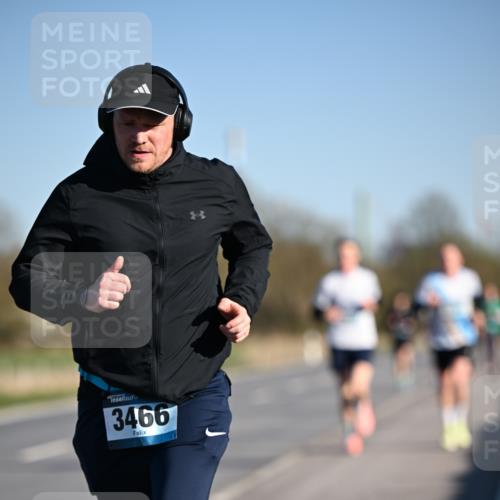 06.04.2025 - 44. Internationalen Wilhelmsburger Insellauf Dr. Thomas Lammeyer http://msf.ph/oto/7552307 06.04.2025 09:26:03 Laufen 3466 meine-sportfotos.de