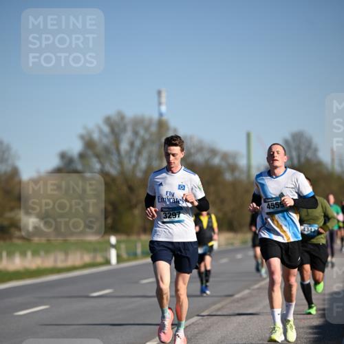 06.04.2025 - 44. Internationalen Wilhelmsburger Insellauf Dr. Thomas Lammeyer http://msf.ph/oto/7552332 06.04.2025 09:26:06 Laufen 3297, 4559, 4342 meine-sportfotos.de