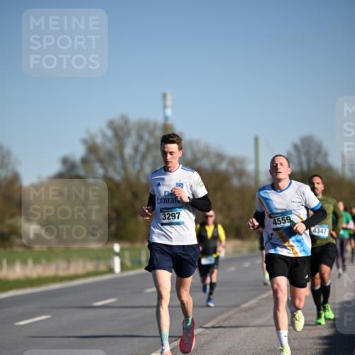 06.04.2025 - 44. Internationalen Wilhelmsburger Insellauf Dr. Thomas Lammeyer http://msf.ph/oto/7552334 06.04.2025 09:26:06 Laufen 3297, 4559, 4347 meine-sportfotos.de